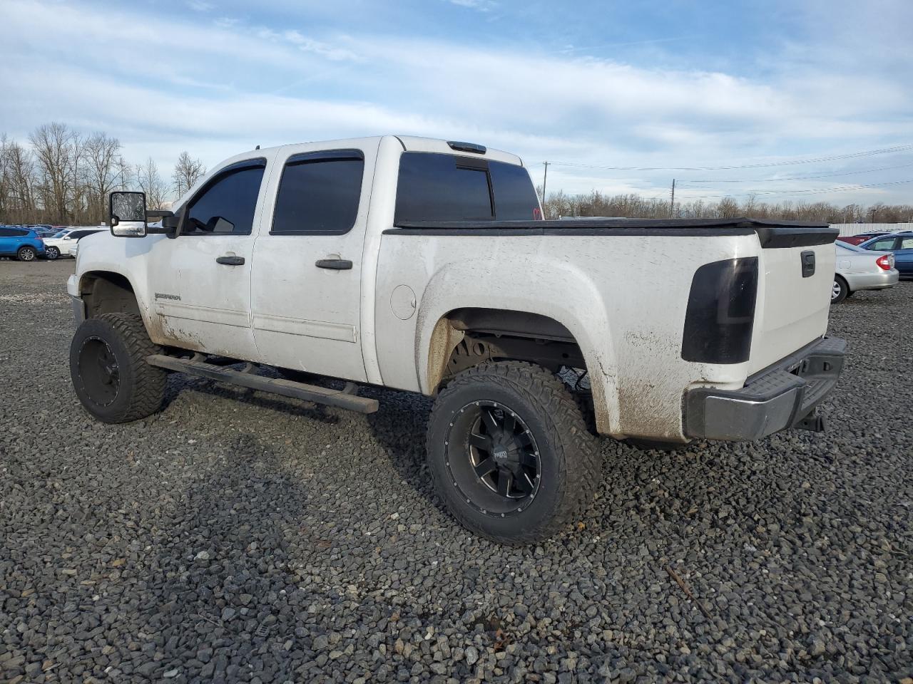 2013 GMC Sierra - Image 2