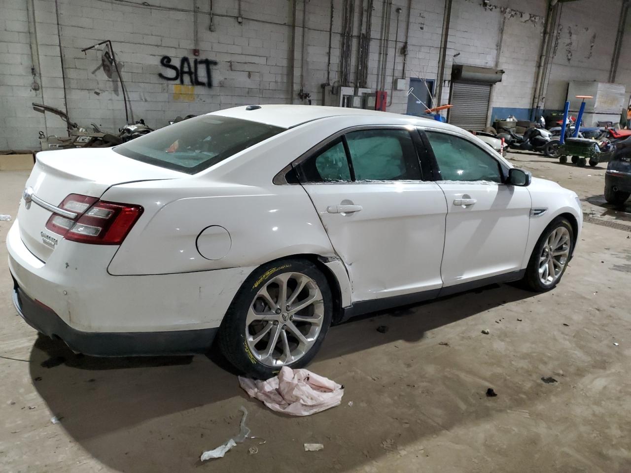 2015 Ford Taurus - Image 3