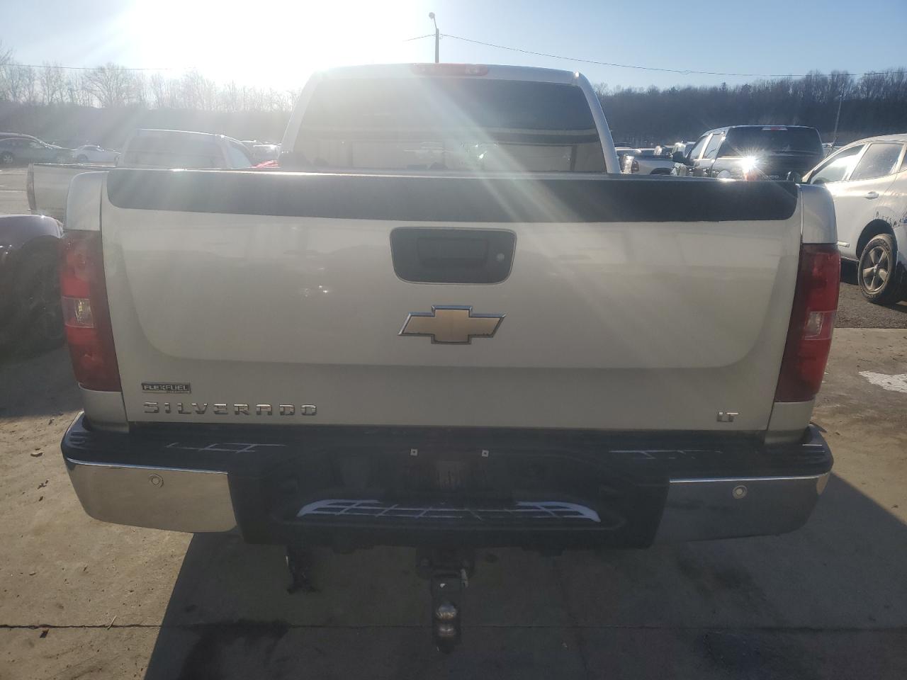 2011 Chevrolet Silverado - Image 6