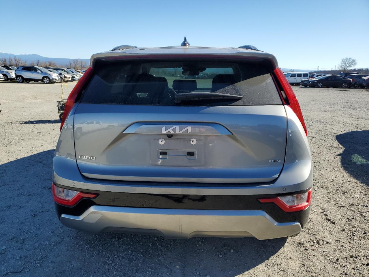 2023 Kia Niro - Image 6
