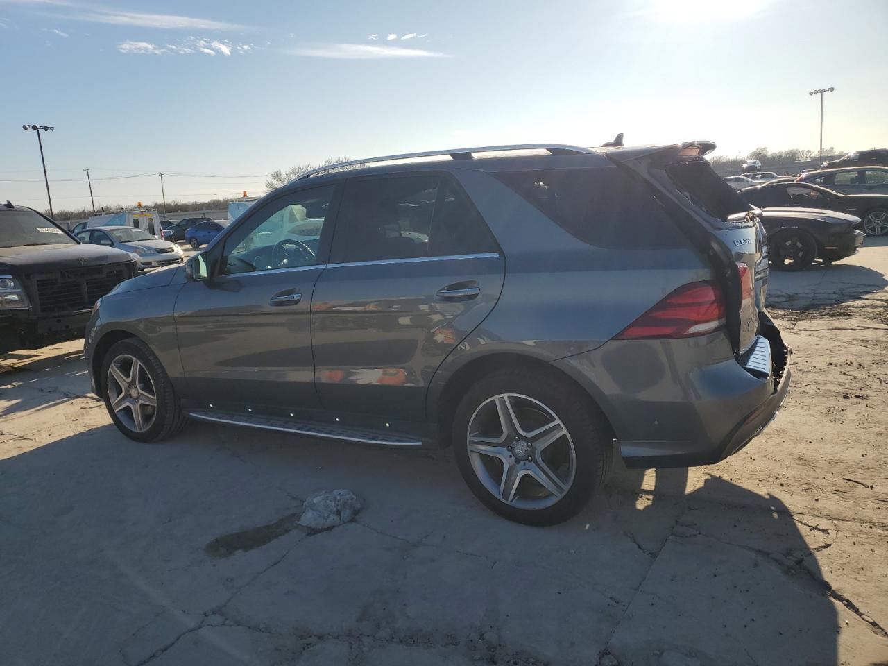2017 Mercedes-Benz GLE - Image 2