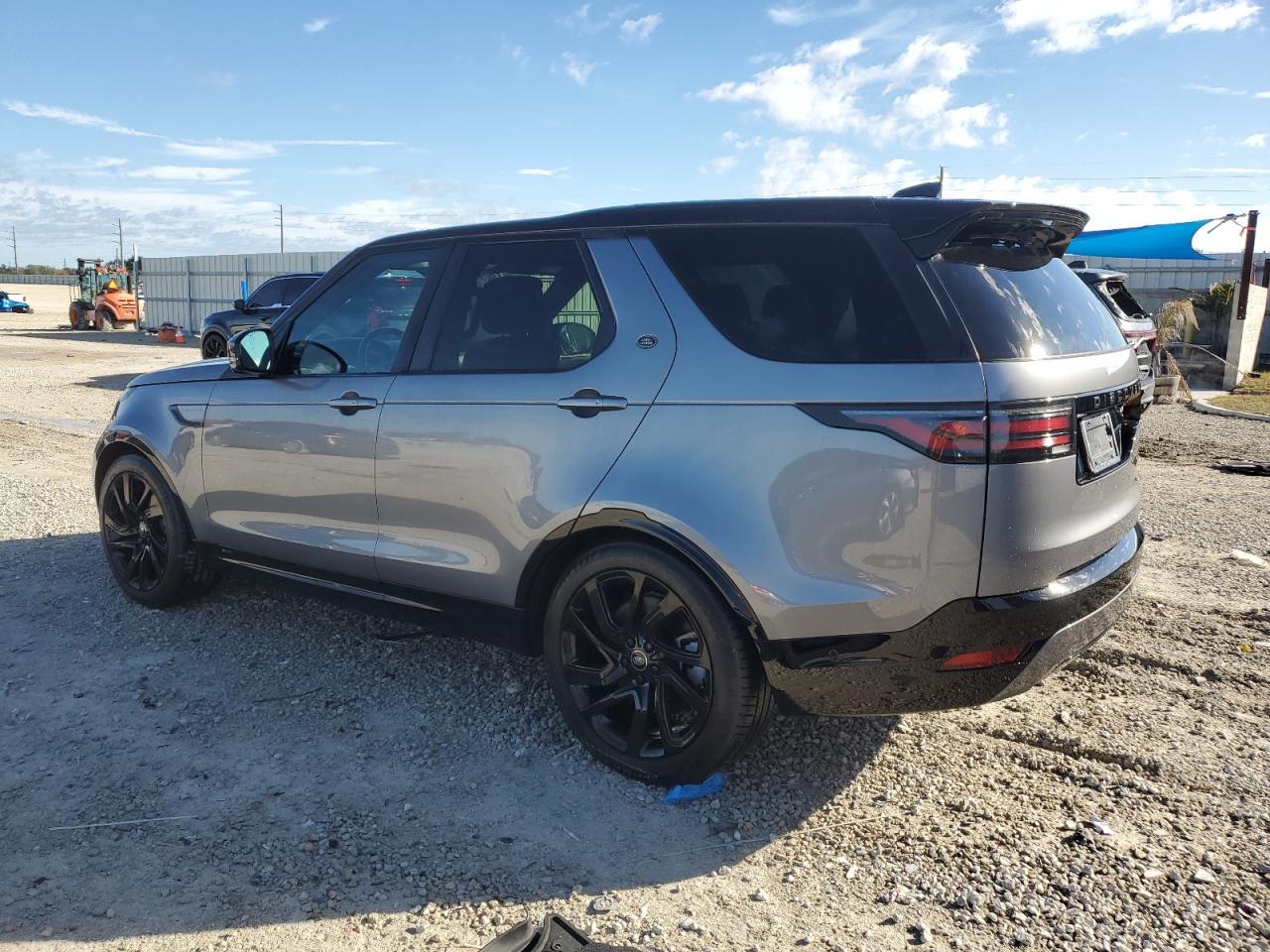 2022 Land Rover Discovery - Image 2
