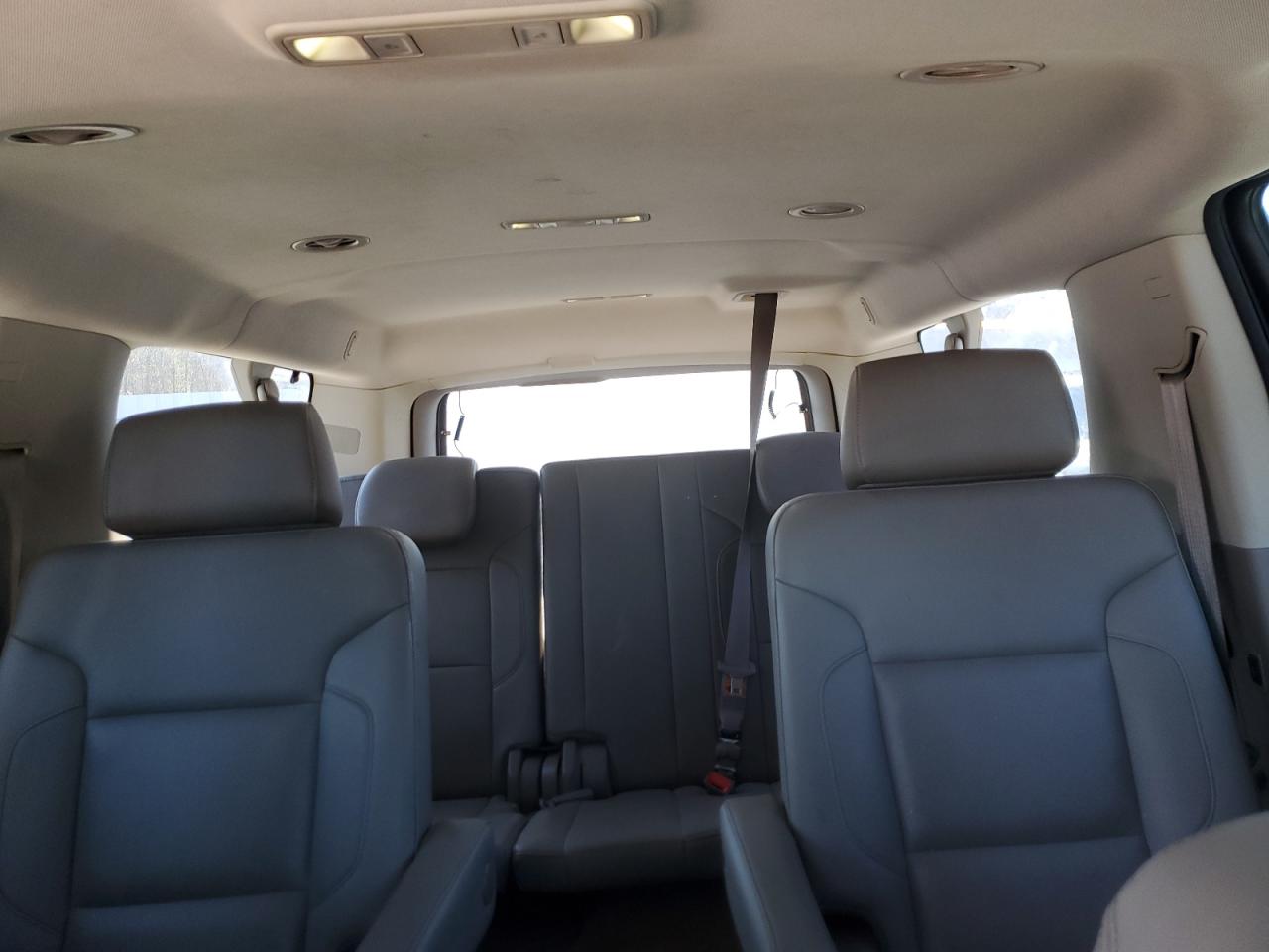 2017 GMC Yukon - Image 10