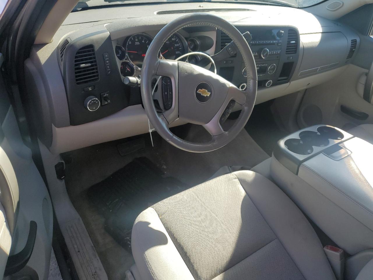 2013 Chevrolet Silverado - Image 8