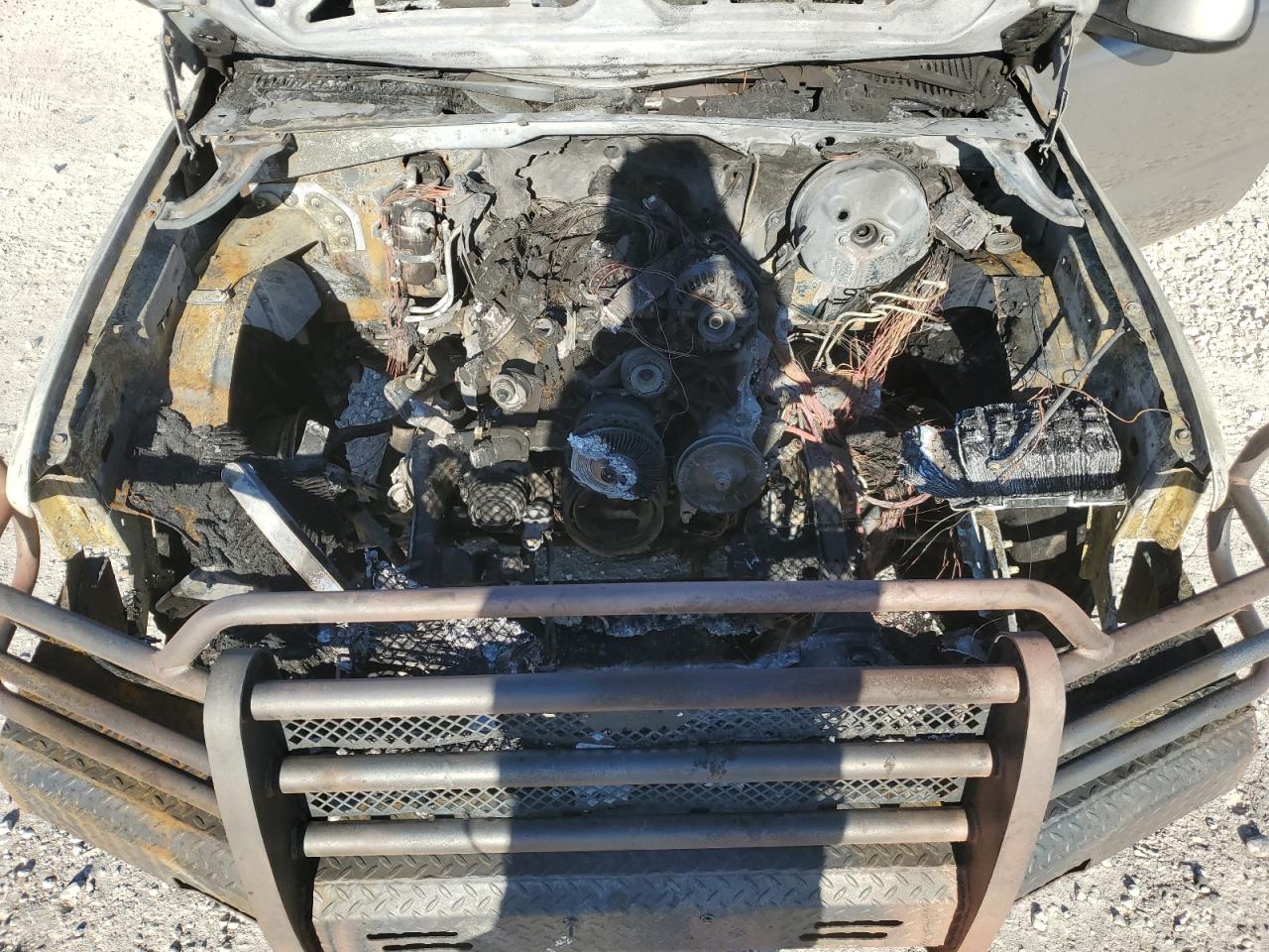 2002 Chevrolet Suburban - Image 12