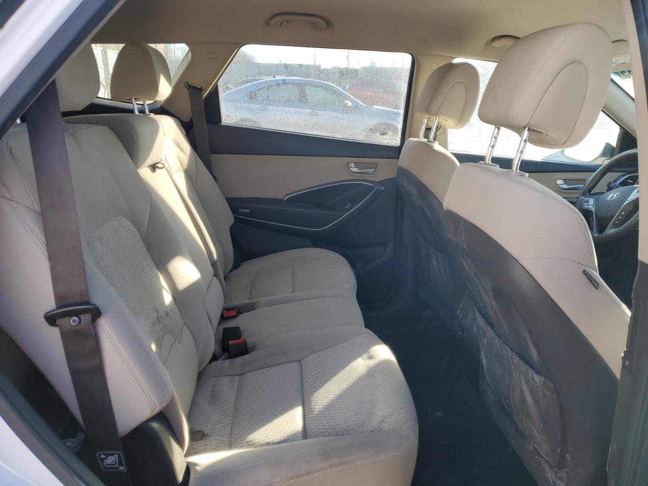 2017 Hyundai Santa Fe - Image 12