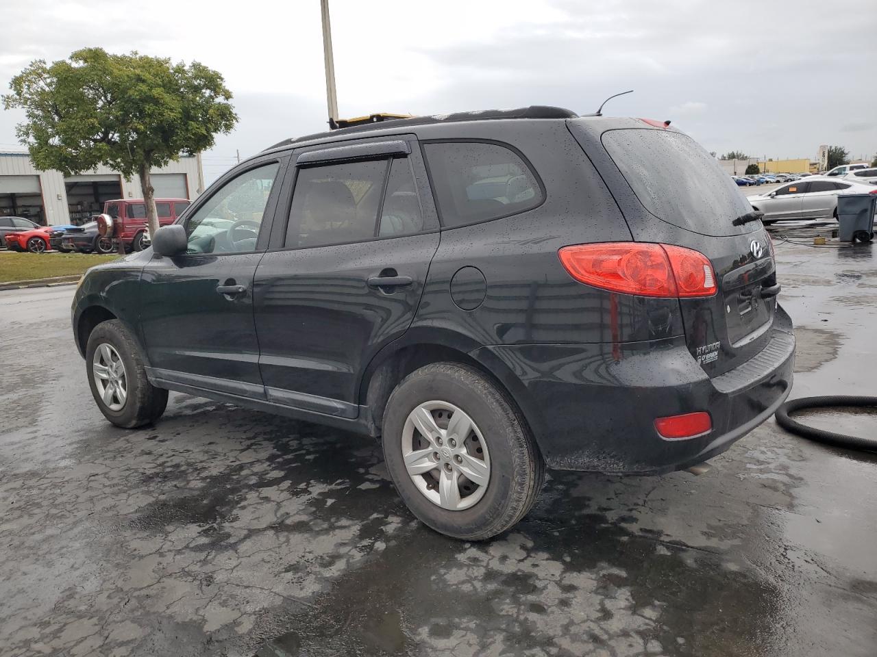 2009 Hyundai Santa Fe - Image 2