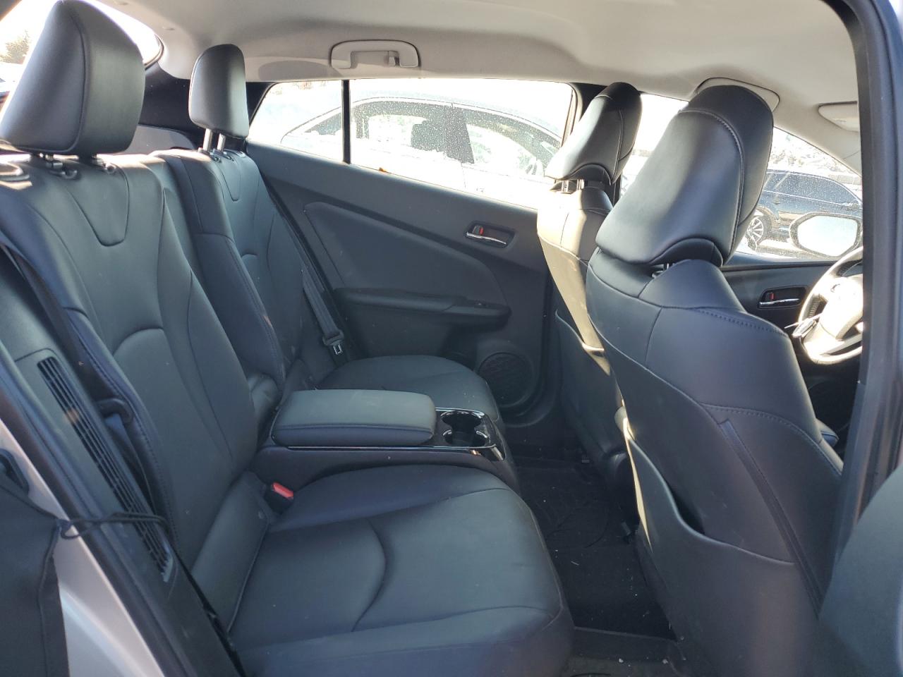 2018 Toyota Prius - Image 11