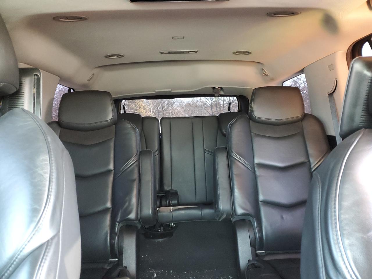 2015 Cadillac Escalade - Image 10