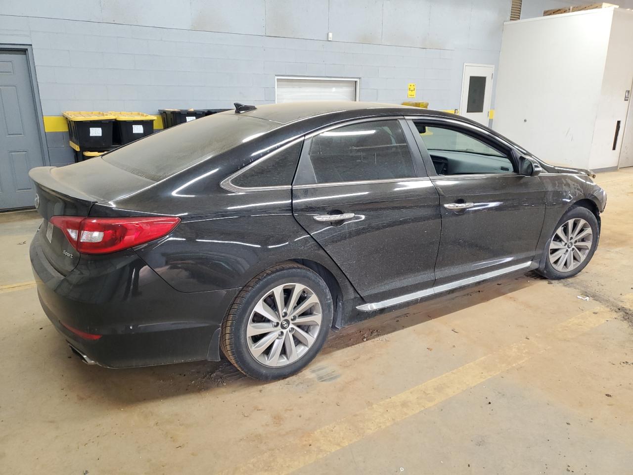 2016 Hyundai Sonata - Image 3