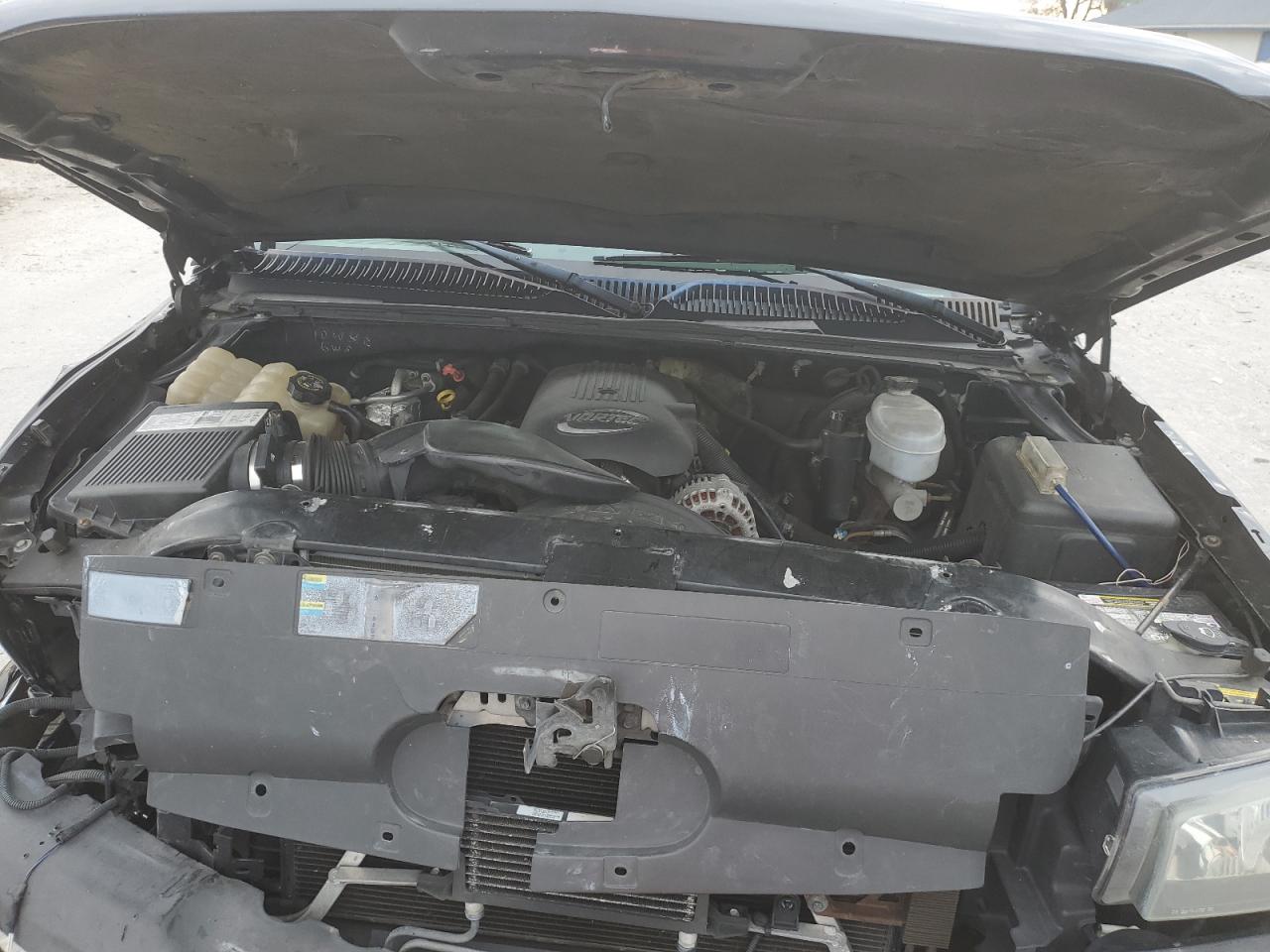 2003 Chevrolet Silverado - Image 12