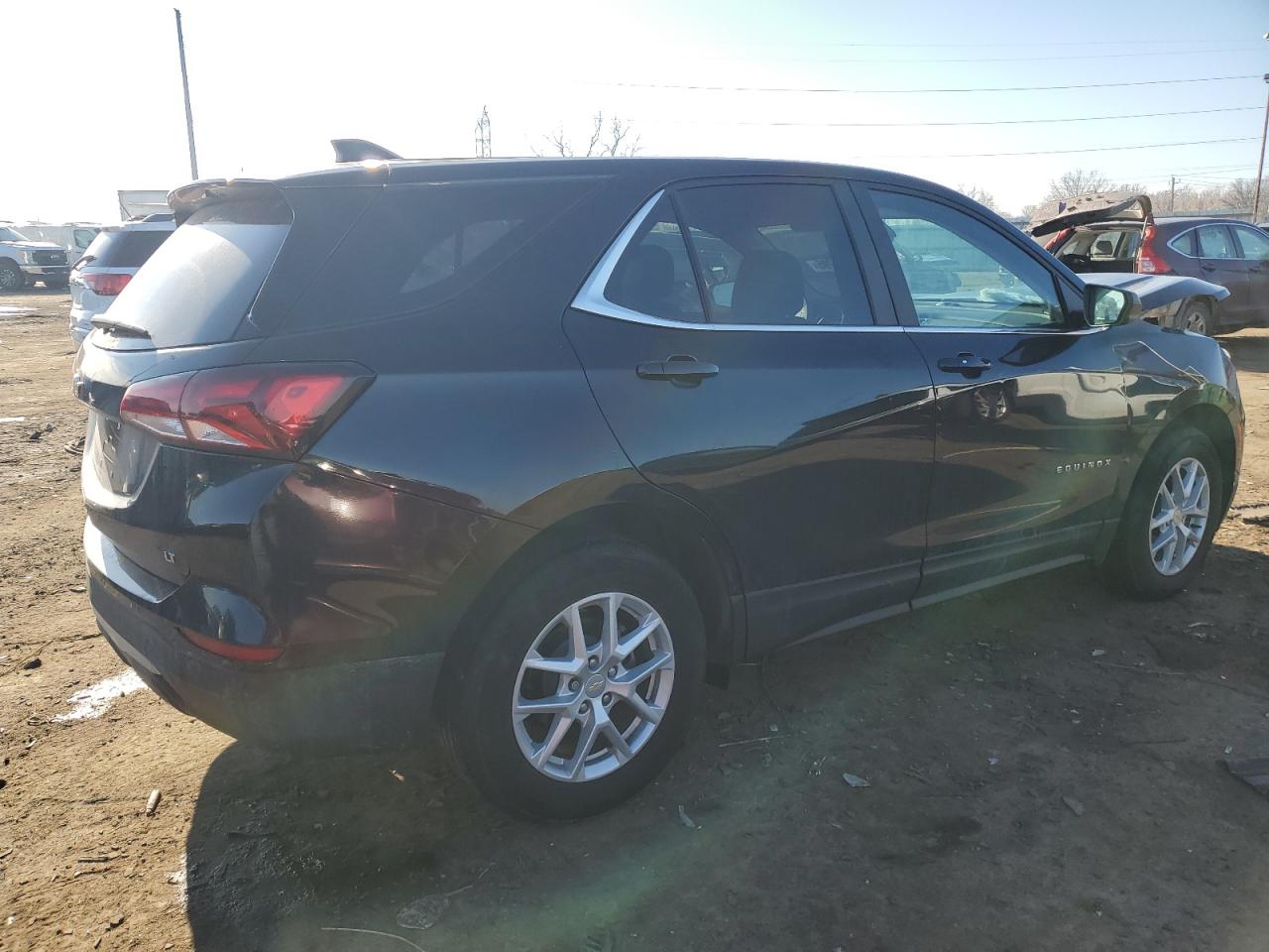 2022 Chevrolet Equinox - Image 3