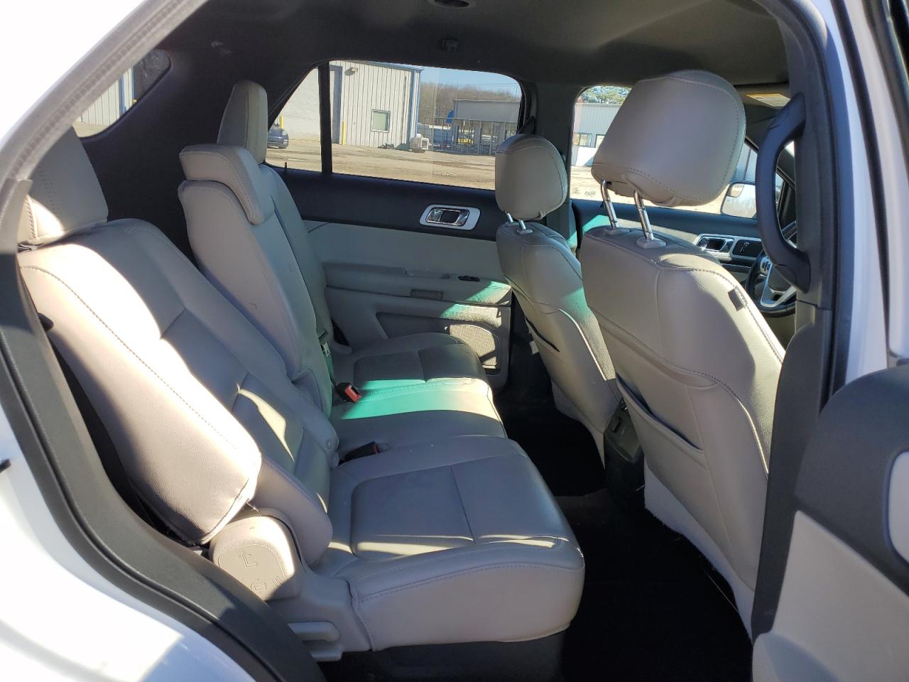 2013 Ford Explorer - Image 12