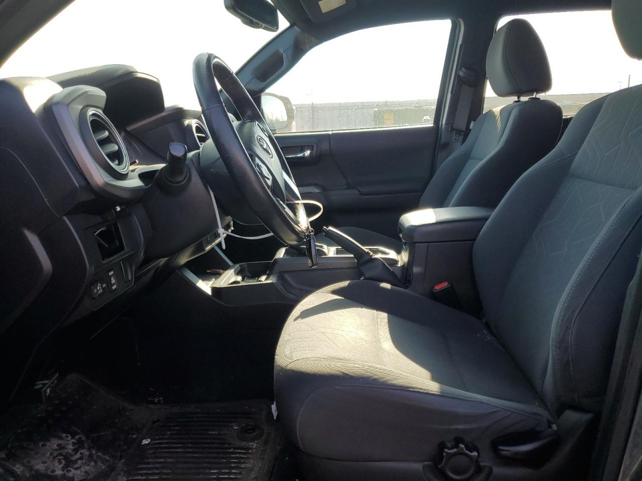 2016 Toyota Tacoma - Image 7