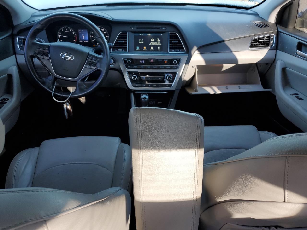 2016 Hyundai Sonata - Image 8