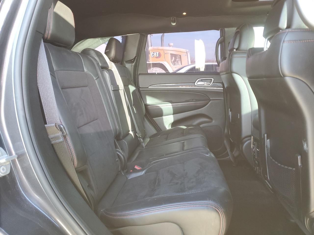 2018 Jeep Grand Cherokee - Image 11