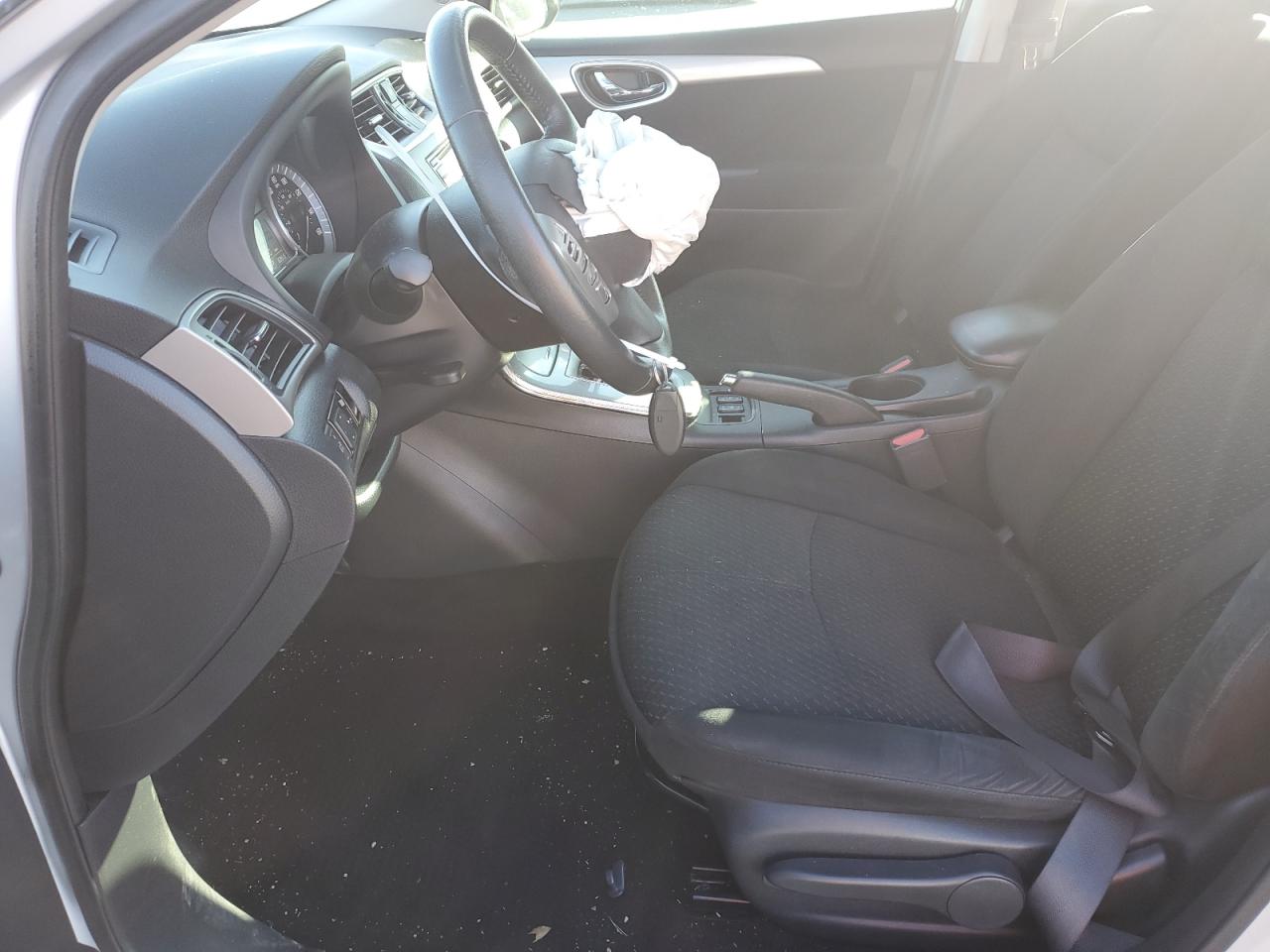 2015 Nissan Sentra - Image 7