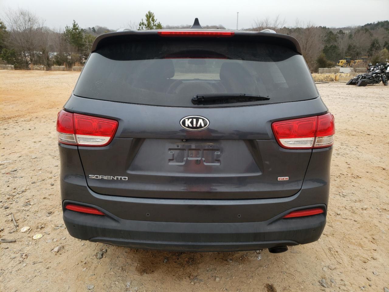 2016 Kia Sorento - Image 6
