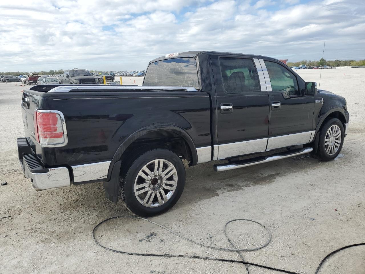 2008 Lincoln Mark LT - Image 3