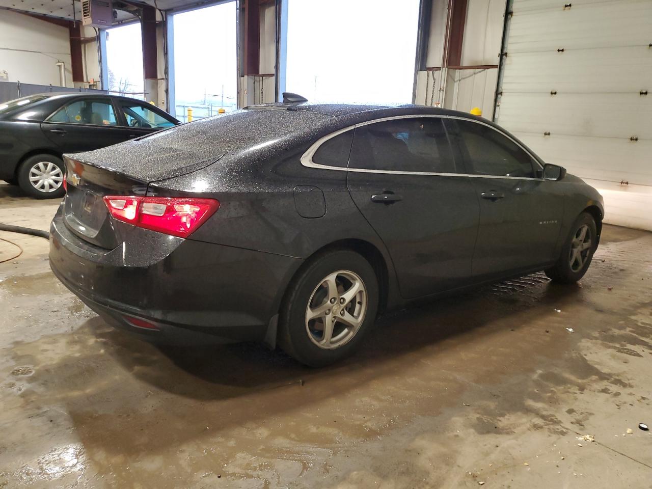 2018 Chevrolet Malibu - Image 3