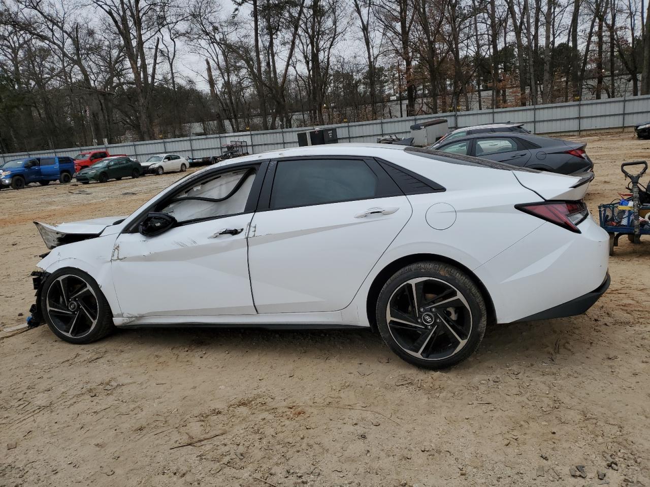 2021 Hyundai Elantra - Image 2