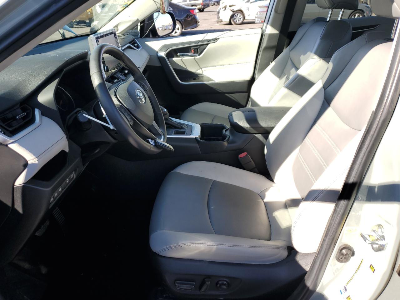 2022 Toyota RAV 4 - Image 7