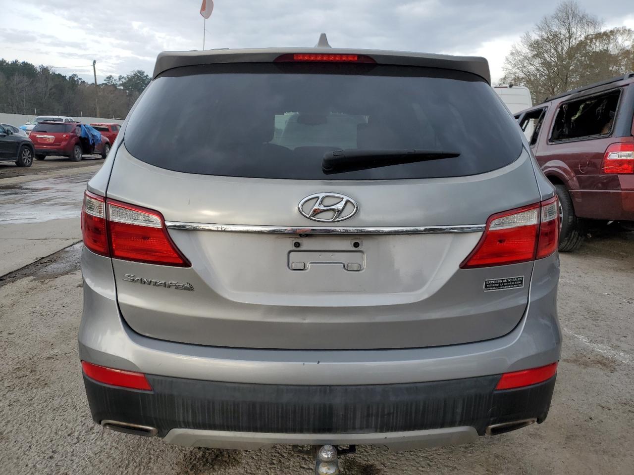 2016 Hyundai Santa Fe - Image 6