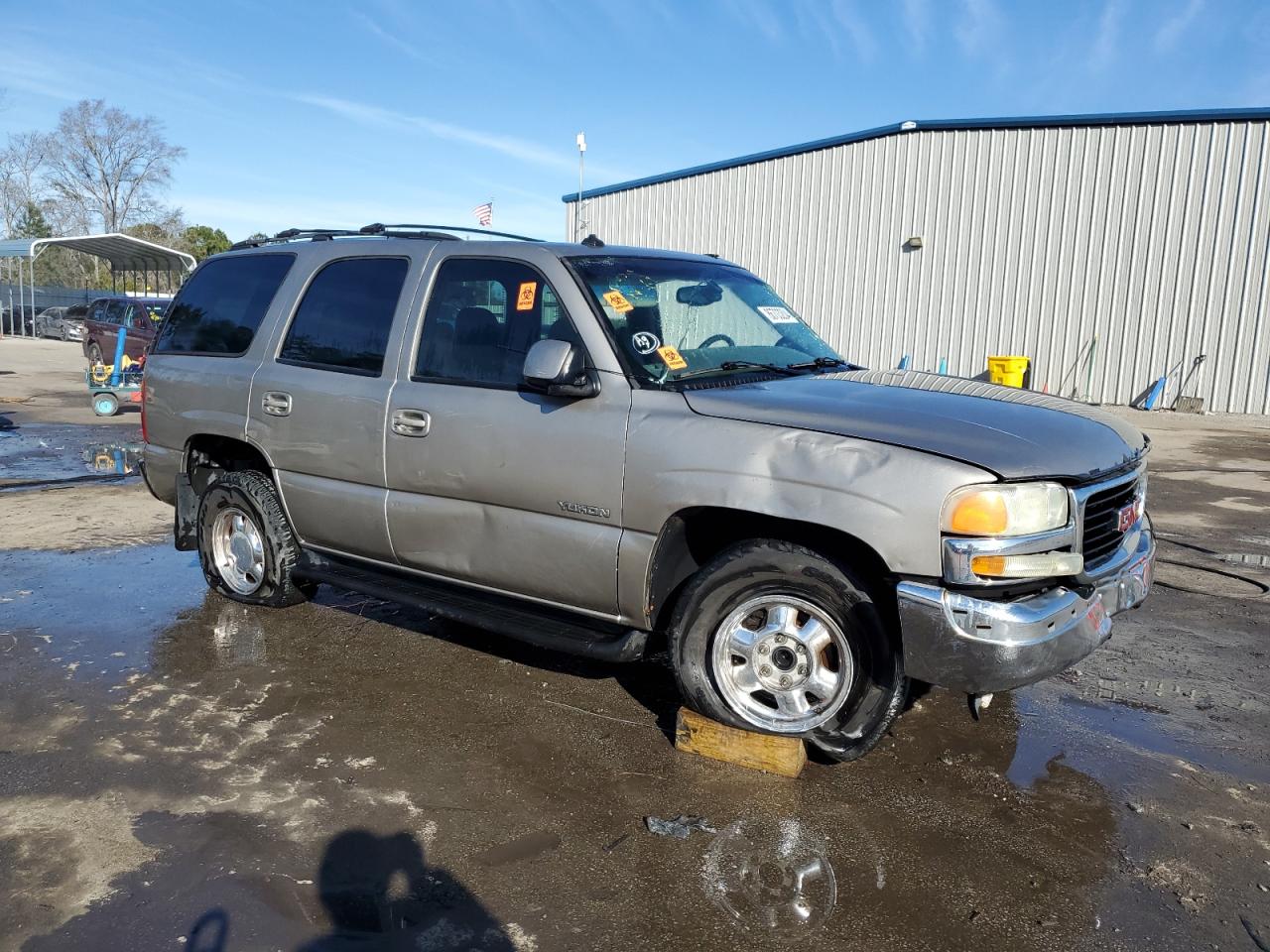 2003 GMC Yukon - Image 4