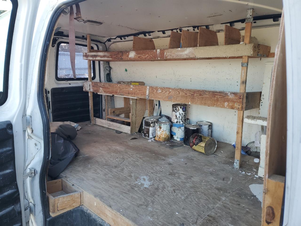 2008 Chevrolet Express - Image 10
