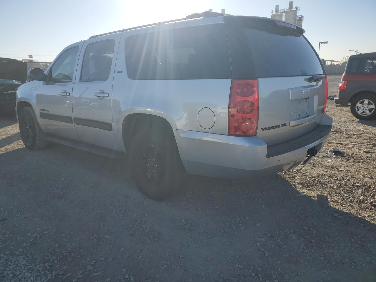 VIN 1GKS1KE03DR337181 2013 GMC YUKON no.2