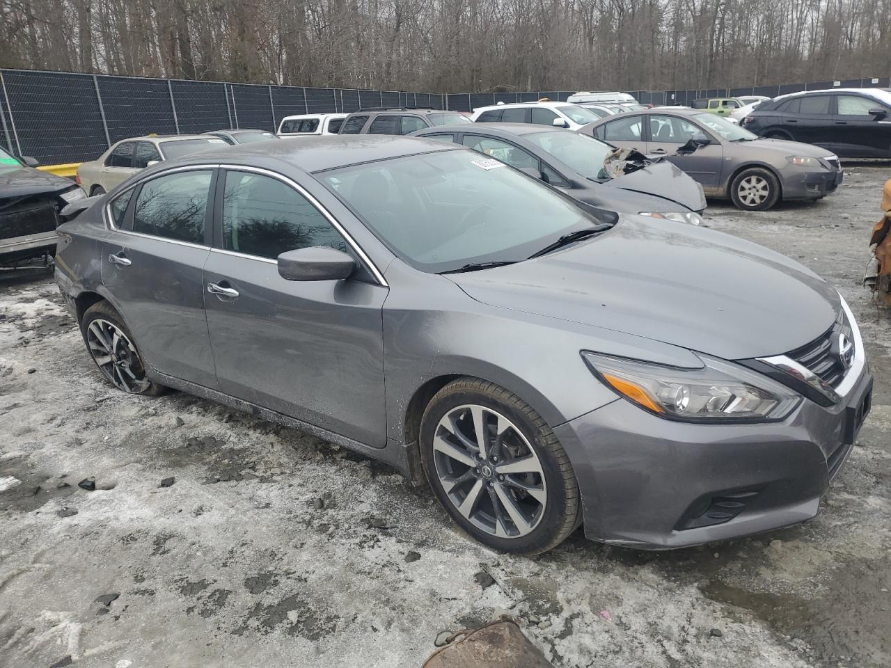 2016 Nissan Altima - Image 4