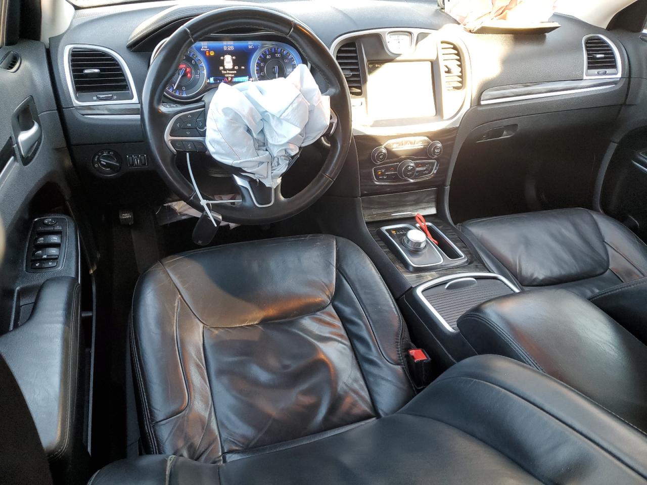 2016 Chrysler 300 - Image 8