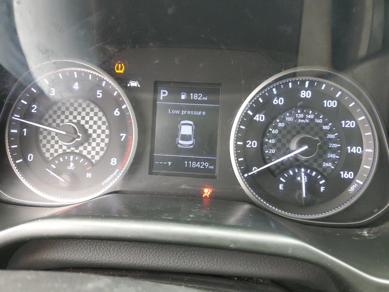 2019 Hyundai Elantra - Image 9
