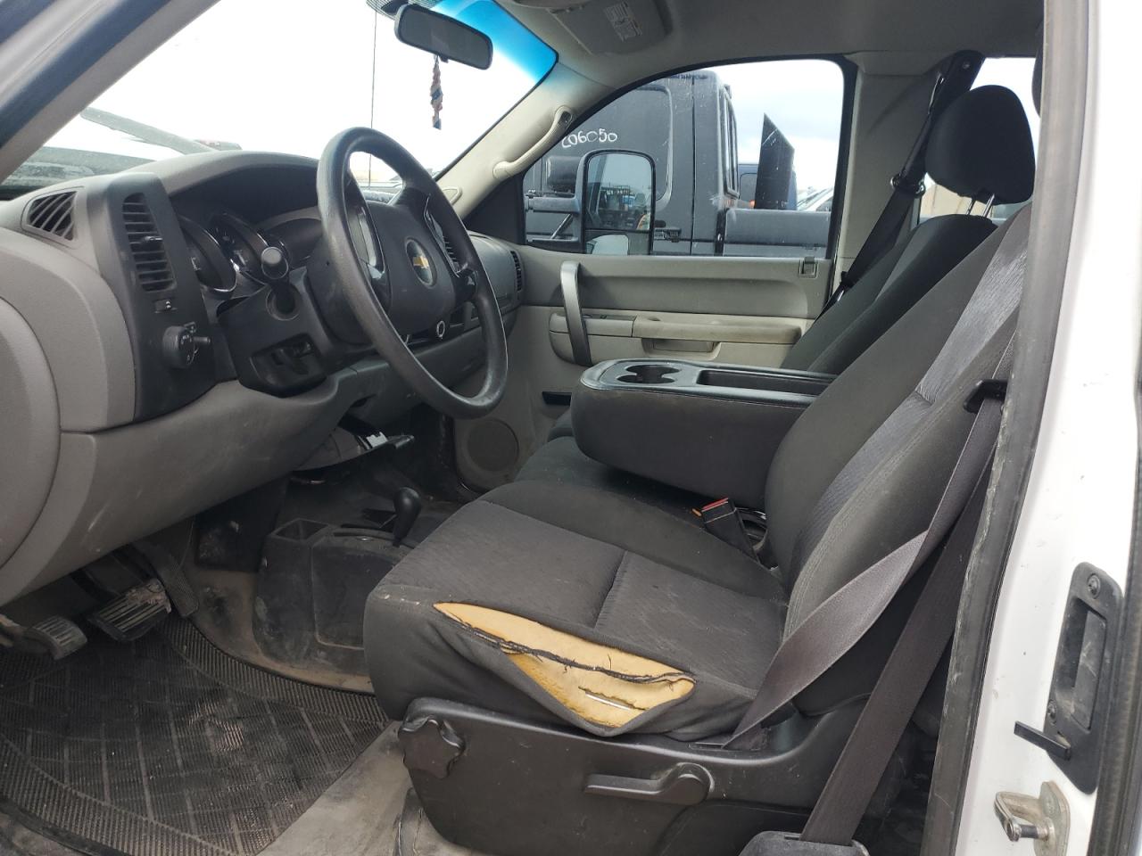 2011 Chevrolet Silverado - Image 7