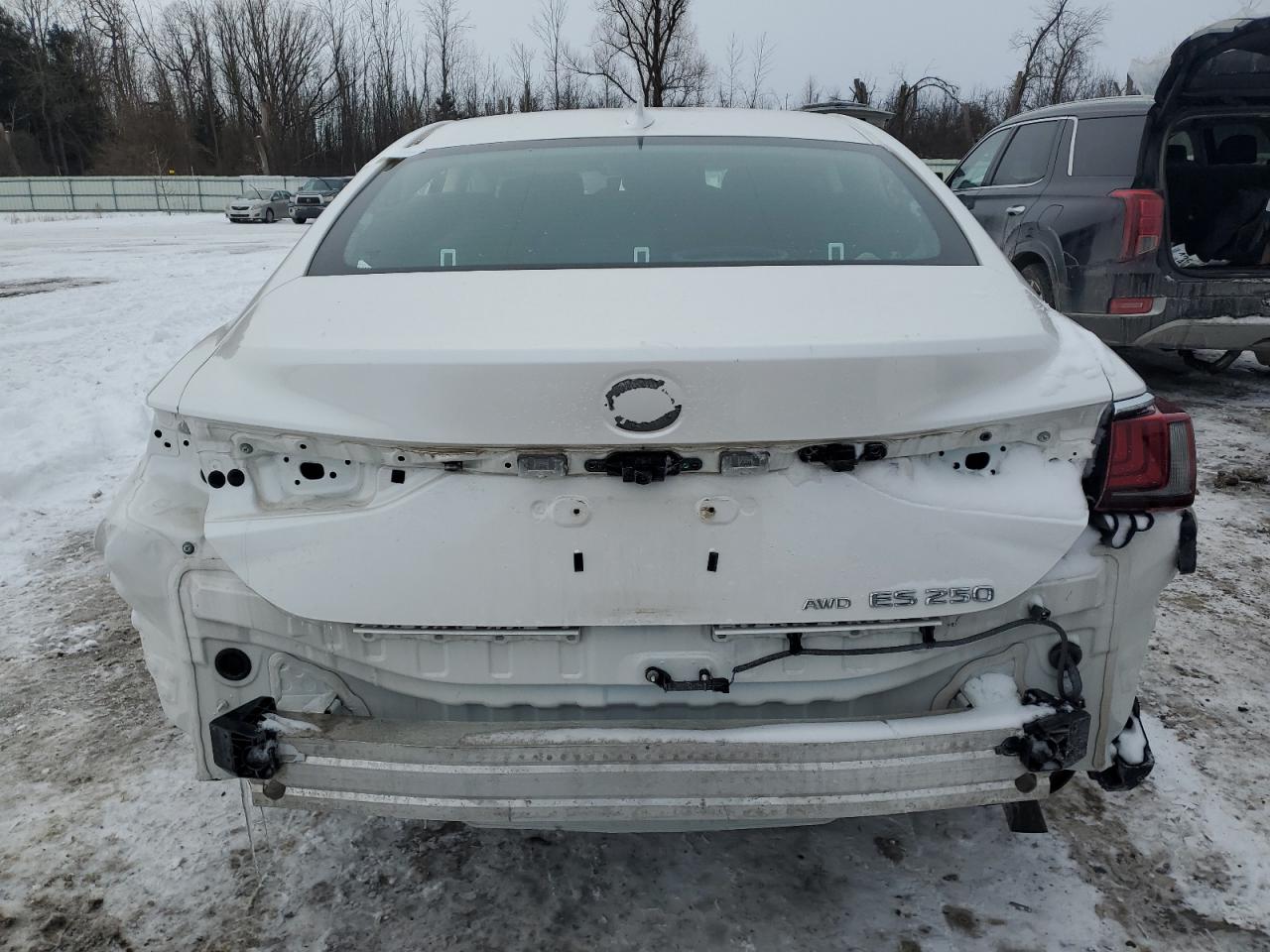2021 Lexus ES - Image 6