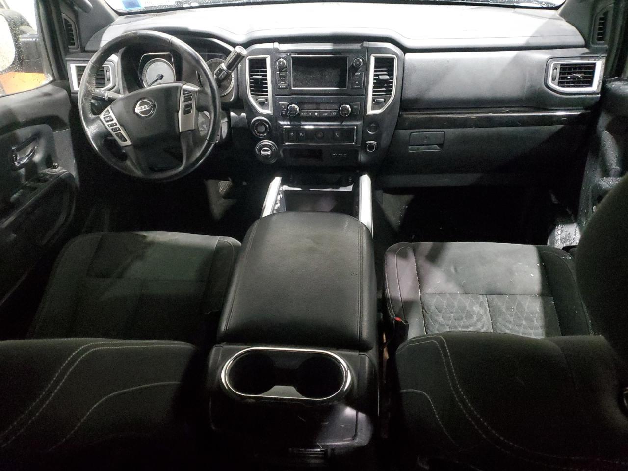 2019 Nissan Titan - Image 8