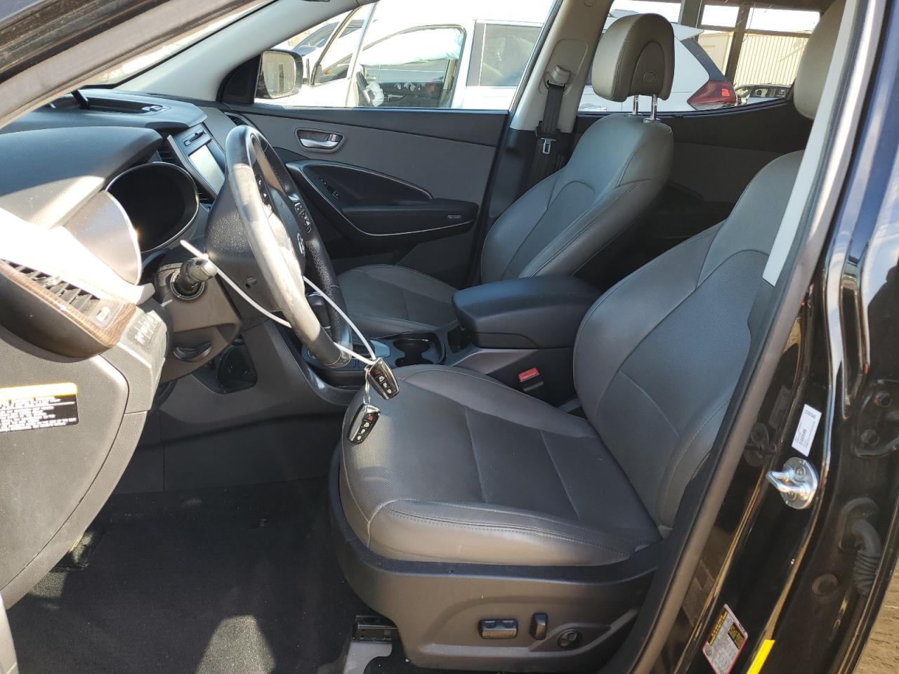 2017 Hyundai Santa Fe - Image 7