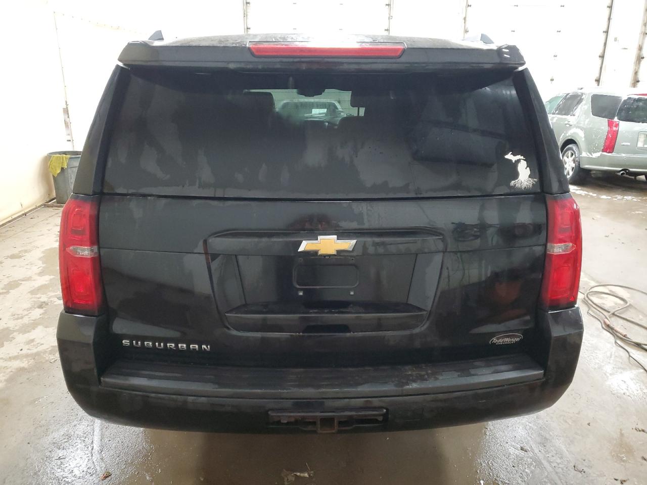2015 Chevrolet Suburban - Image 6