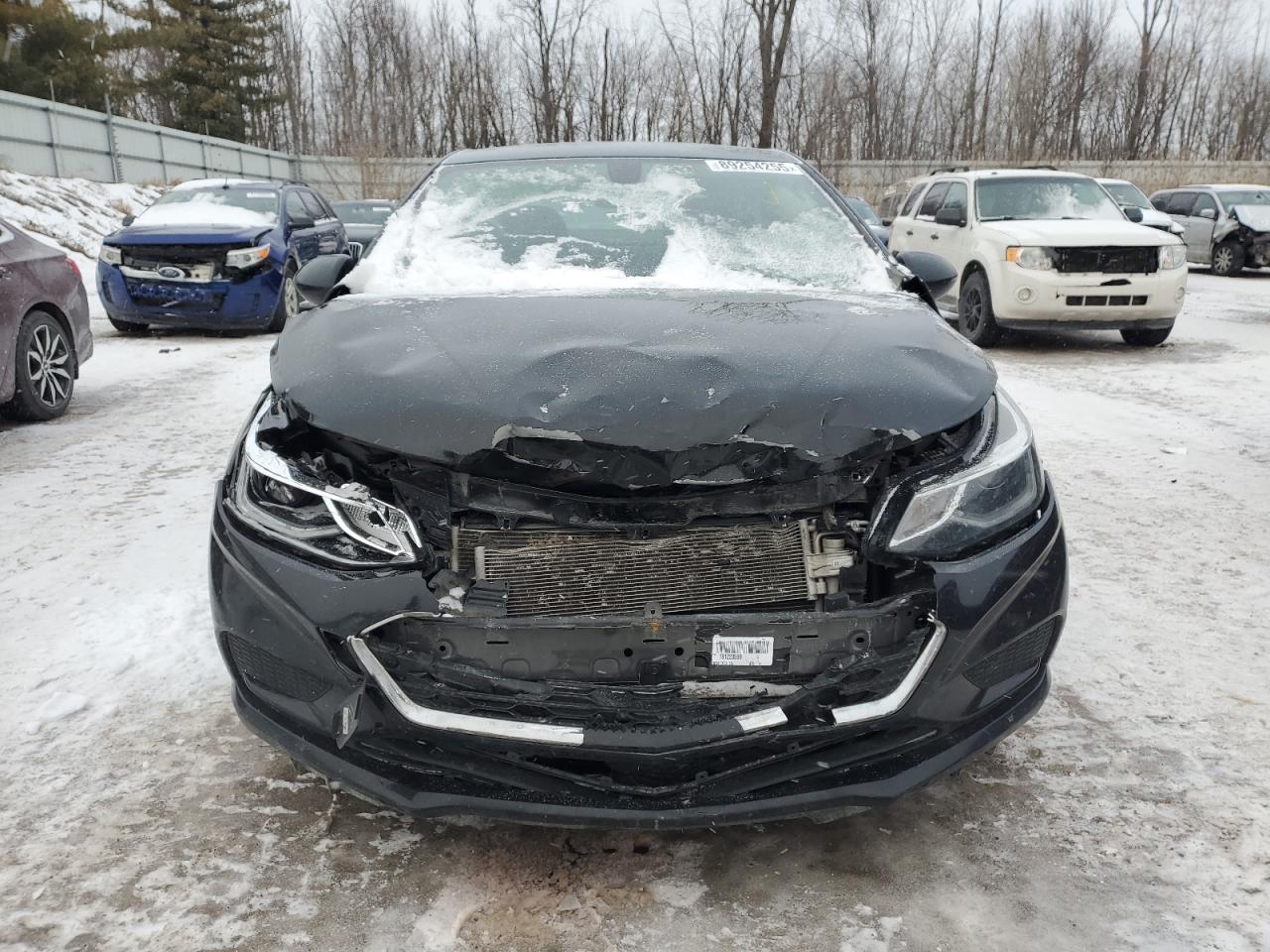 2018 Chevrolet Cruze - Image 5