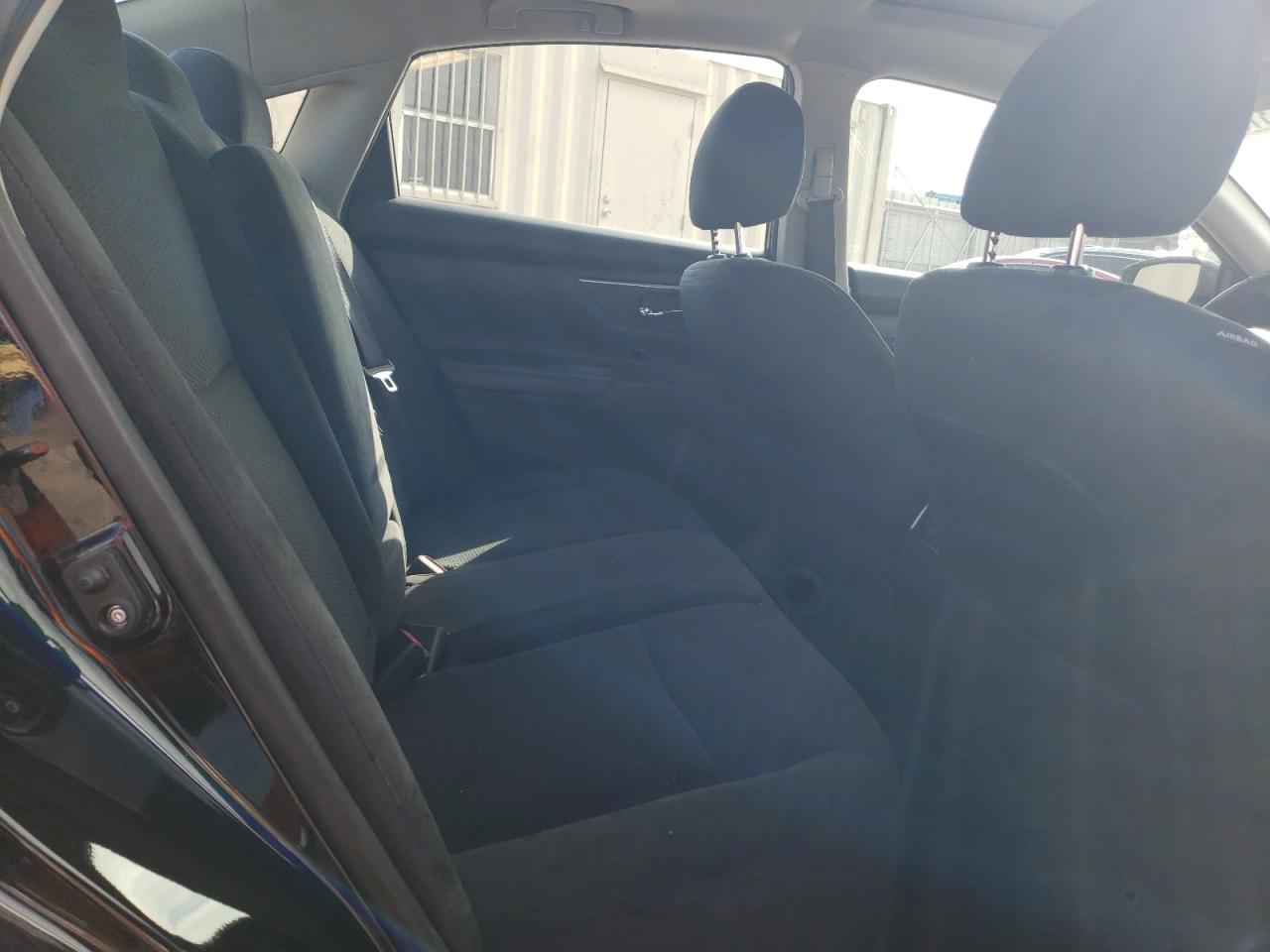 2015 Nissan Altima - Image 10