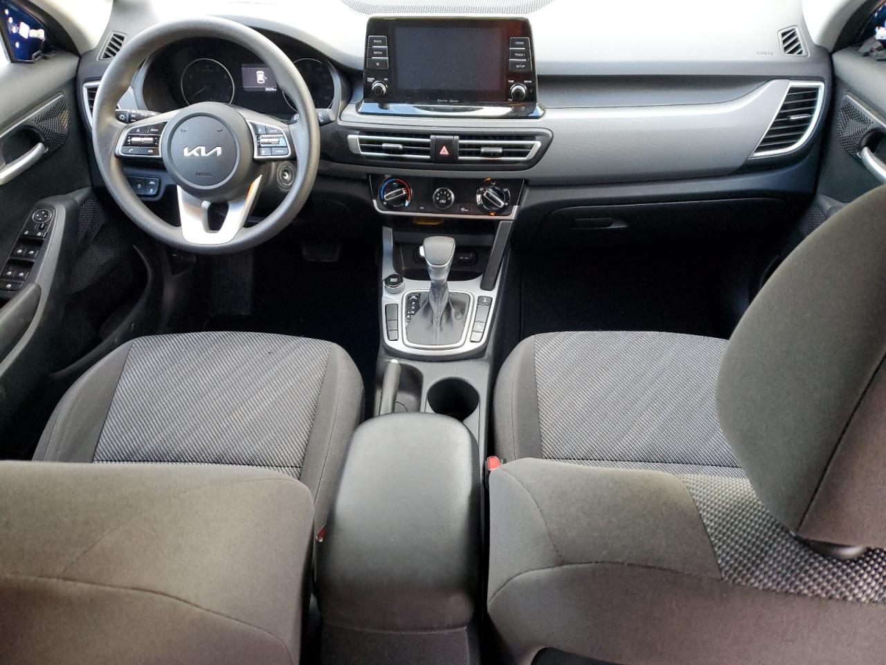 2022 Kia Seltos - Image 8