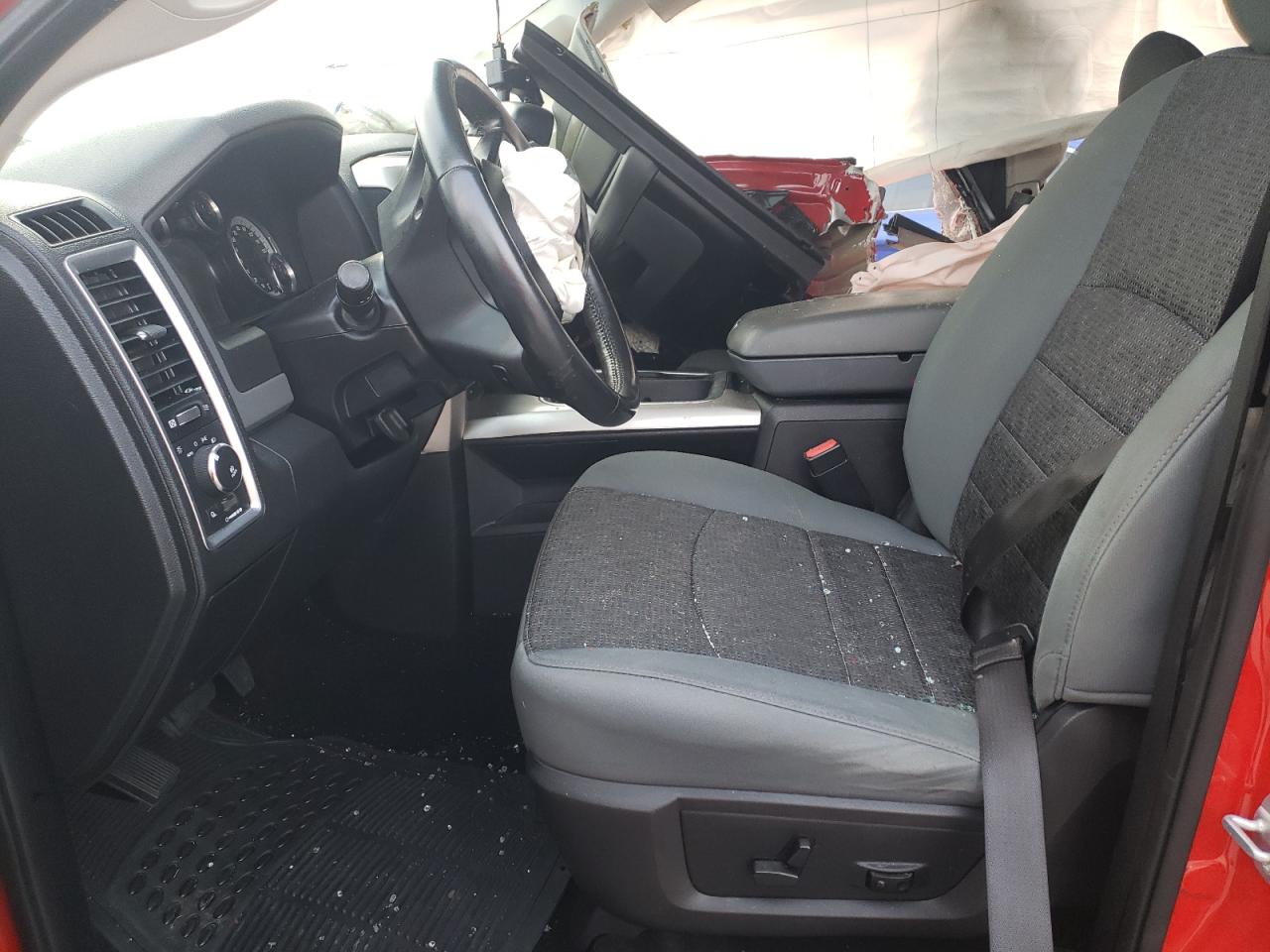 2016 RAM 1500 - Image 7