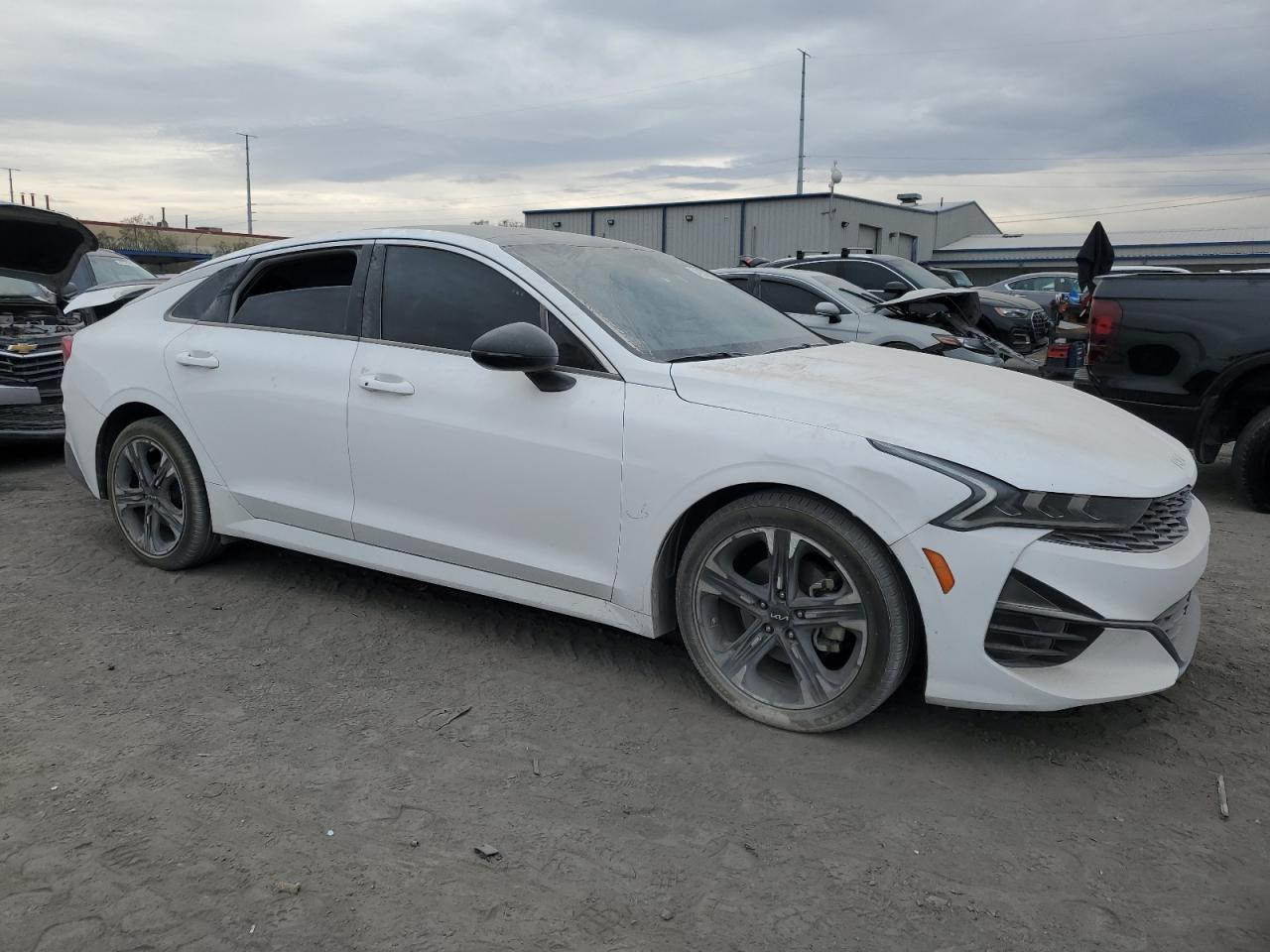 2022 Kia K5 - Image 4