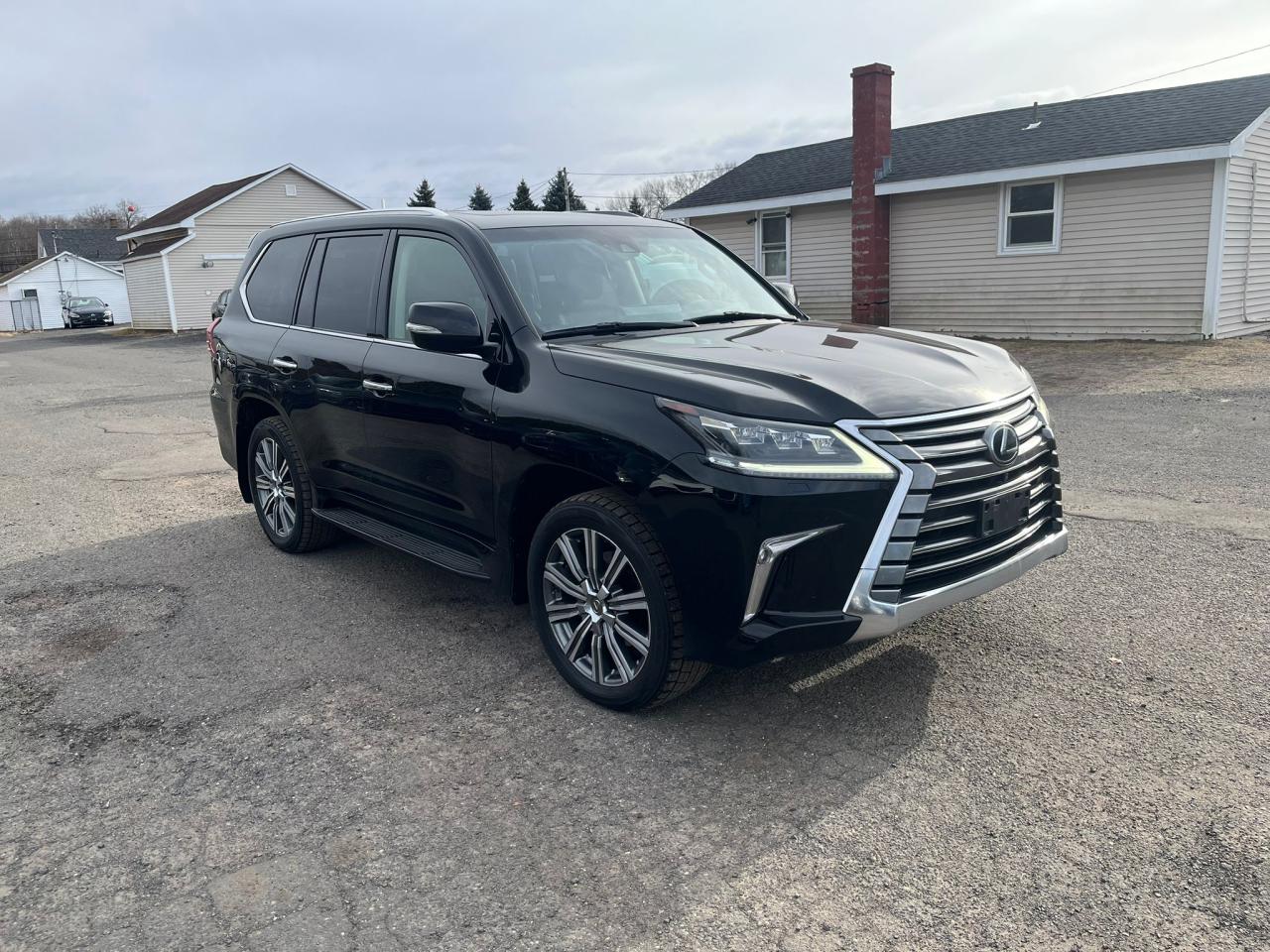 VIN JTJHY7AX4H4234031 2017 LEXUS LX570 no.4