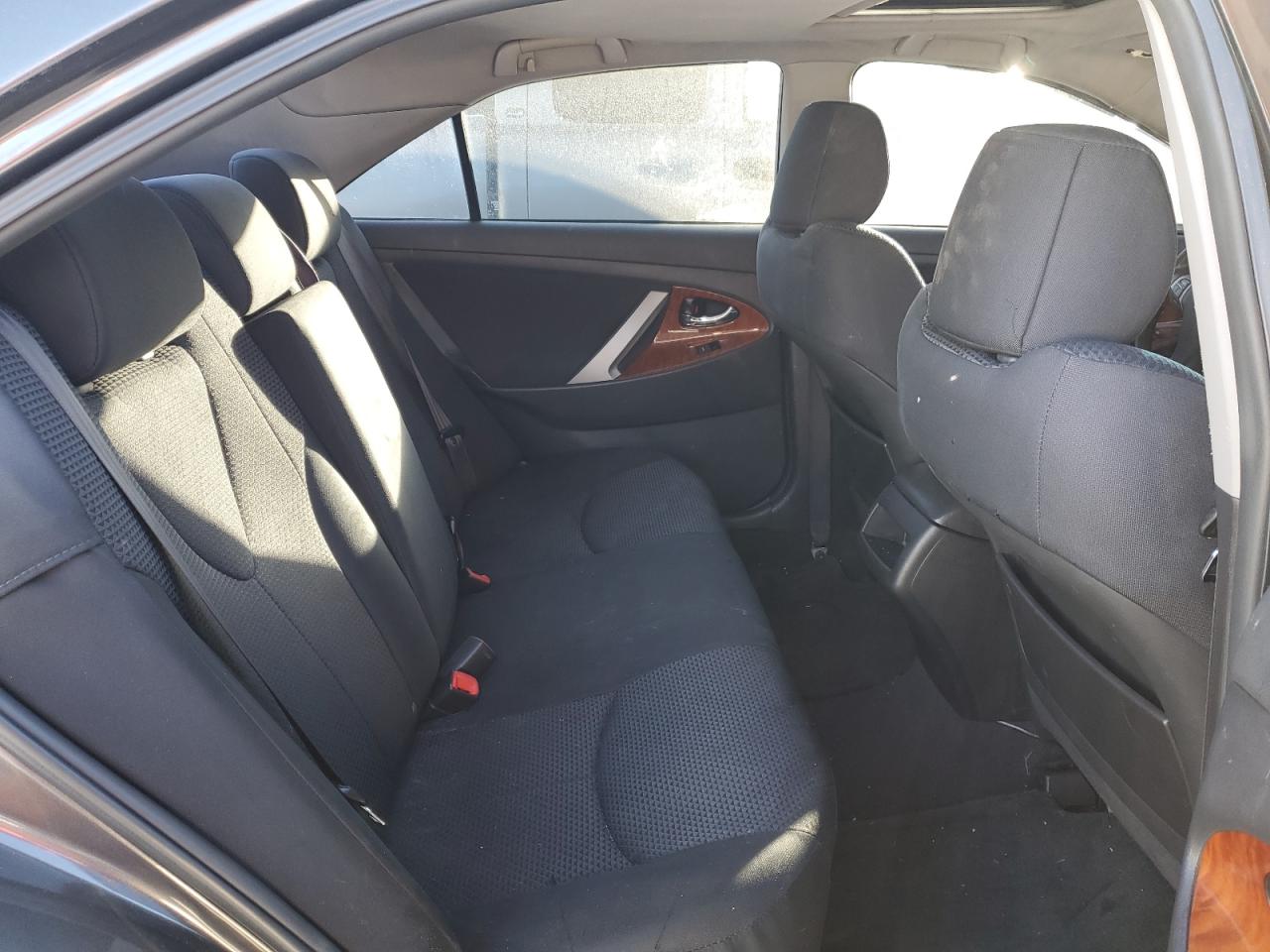 2010 Toyota Camry - Image 10