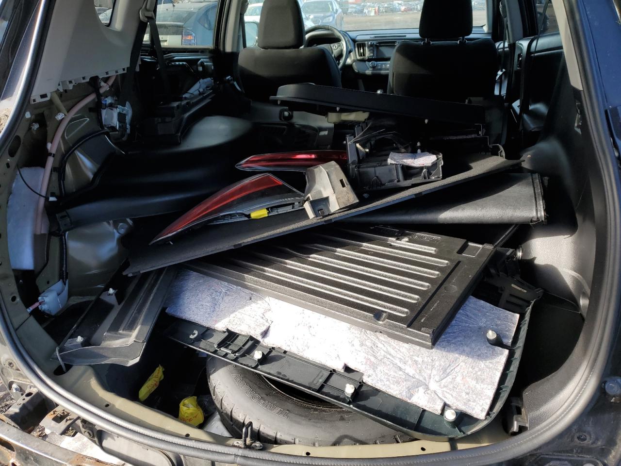 2016 Toyota RAV 4 - Image 13