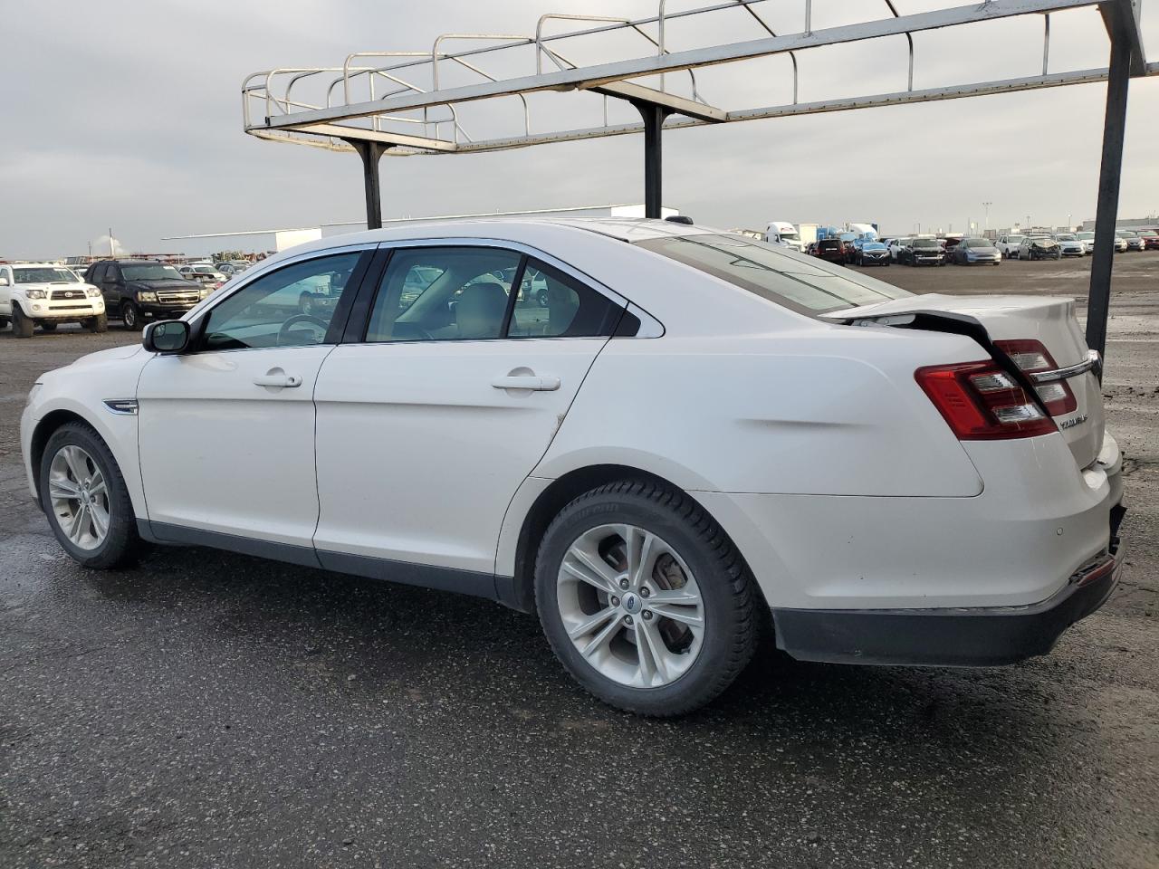 VIN 1FAHP2E82GG144732 2016 FORD TAURUS no.2