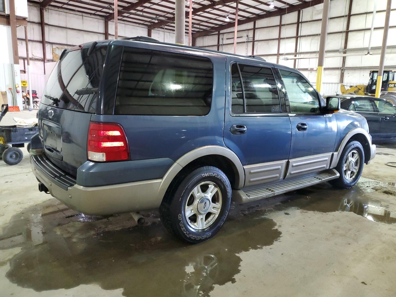 2004 Ford Expedition - Image 3