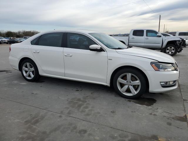  VOLKSWAGEN PASSAT 2015 White