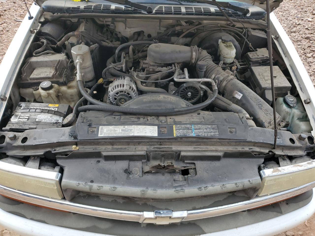 2003 Chevrolet S-10 Pickup - Image 11